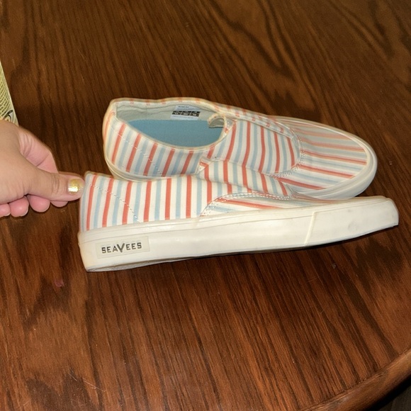 SeaVees Stripe white, blue & red slip on shoes size 8.5 - Picture 3 of 8